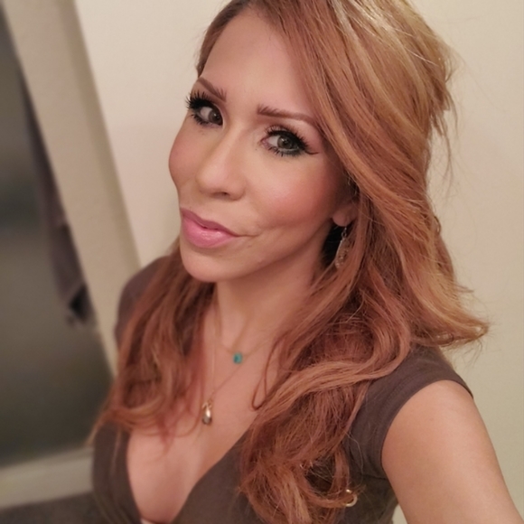 Meet your Posh Ambassador, Amy - Picture 4 of 16